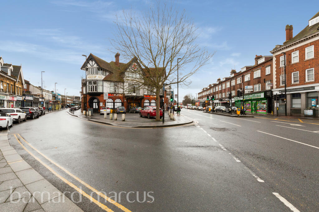 Apartment in Croydon - More