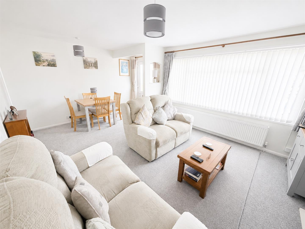 House in Worthing, Durrington - More