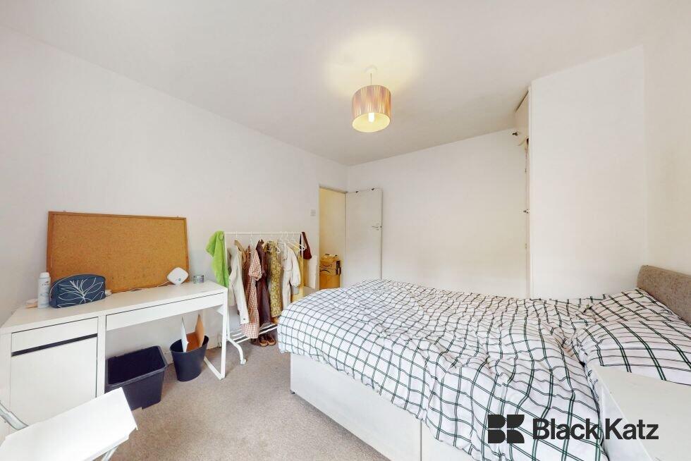 Apartment in London - View 2
