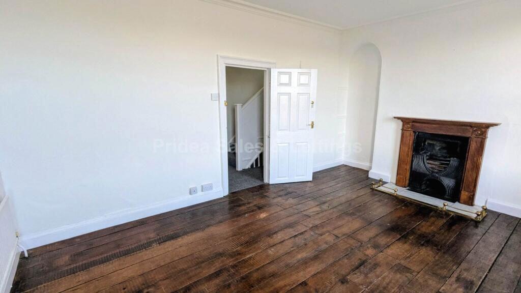 House in Lincoln - View 4