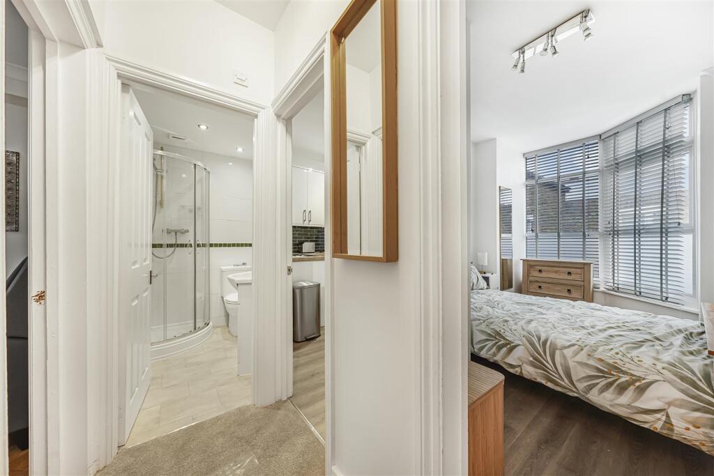 Station Road, North Chingford E4 - View 6