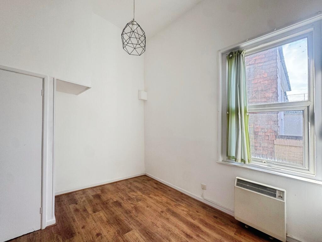 Apartment in Salisbury - View 4