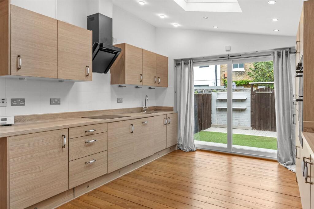 House in London - View 3
