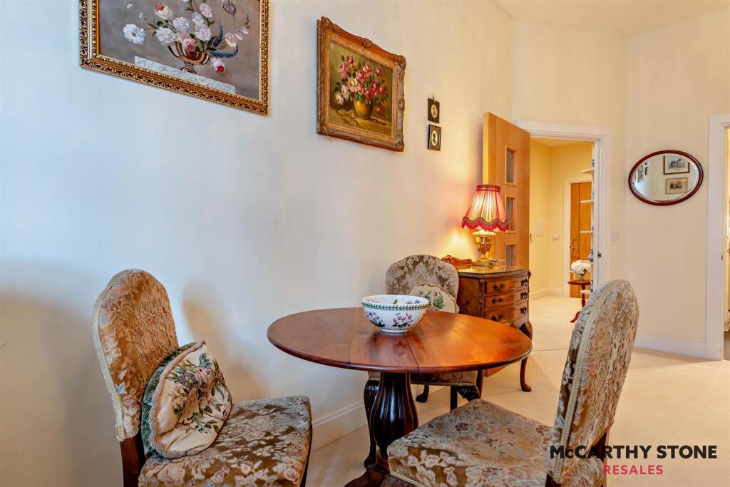 Apartment in Dorchester, Poundbury - View 4