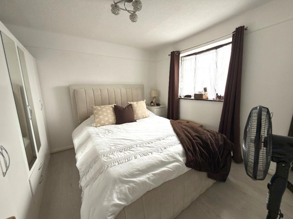 Apartment in Luton - View 4