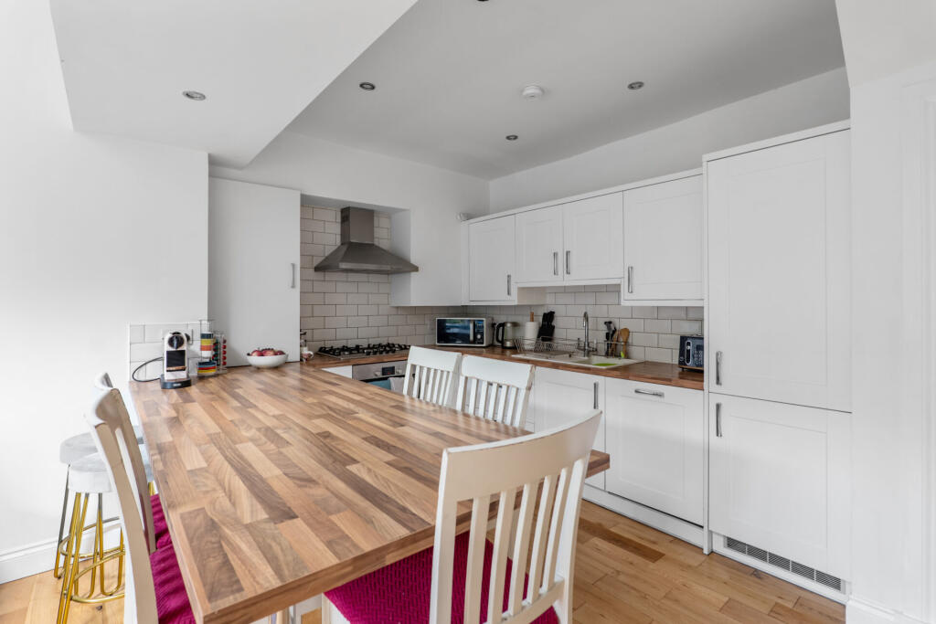 House in Glasgow - More