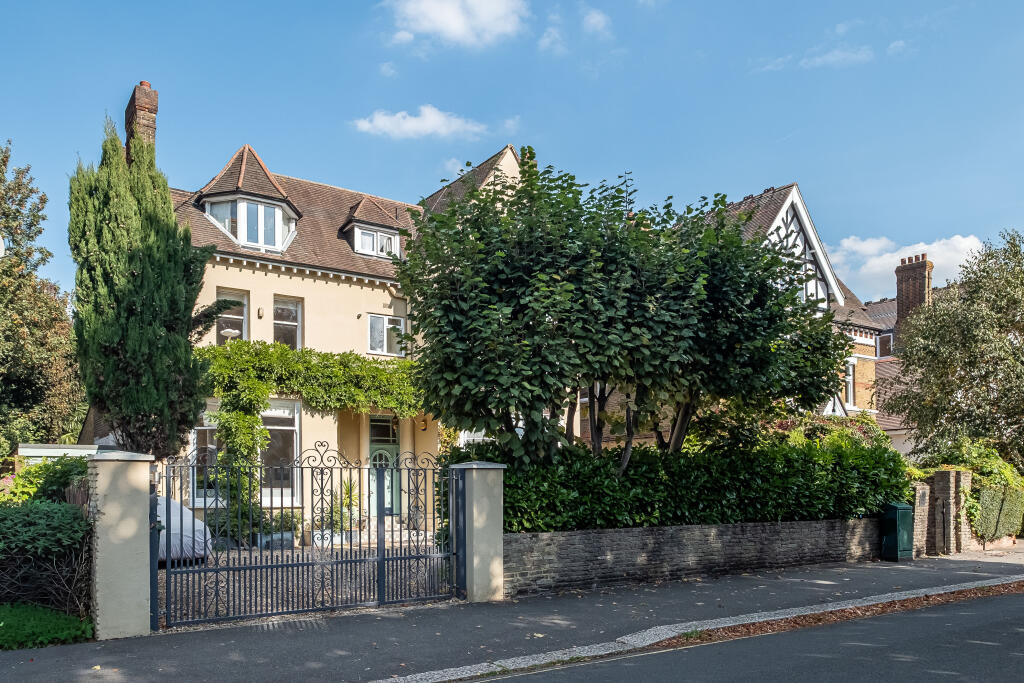 Main image of property: North Common Road, Ealing, W5