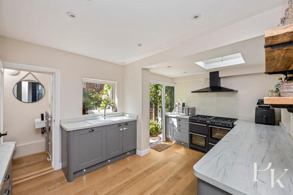 Main image of property: Cowper Street, Hove