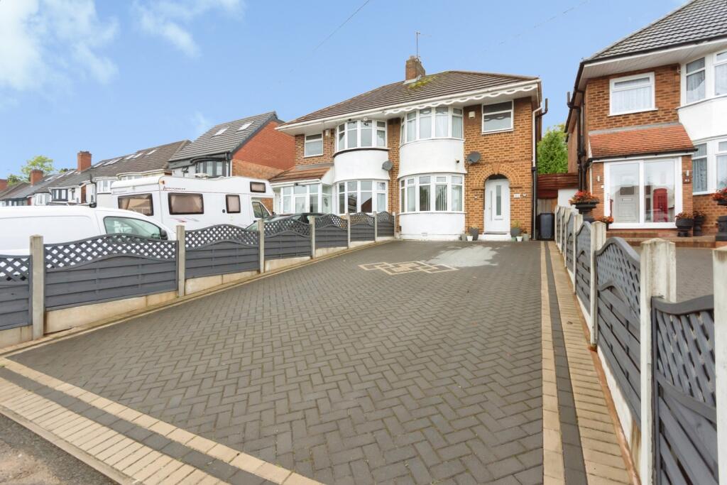 Main image of property: Wagon Lane, Solihull, West Midlands, B92
