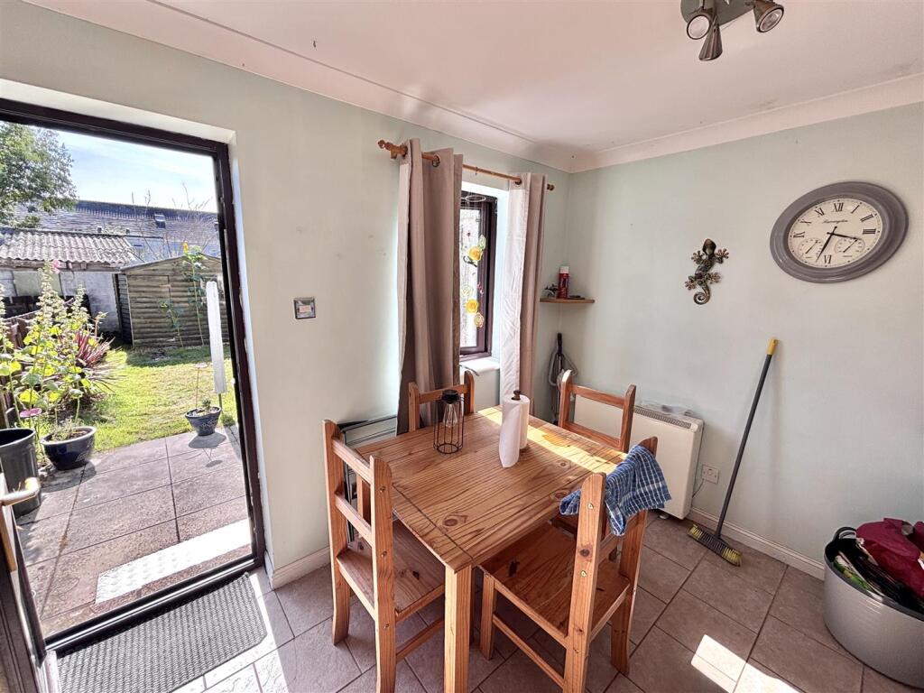 House in St Stephen, Central Treviscoe, Treviscoe - More