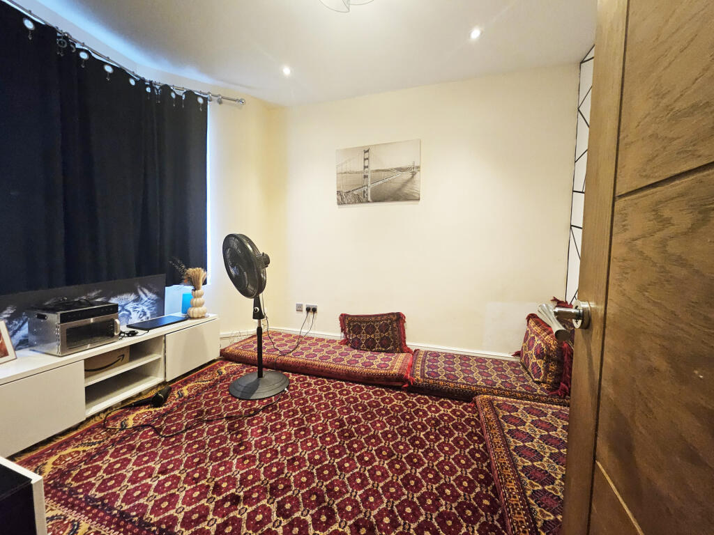 Chester Road,  London, E16 photo 3