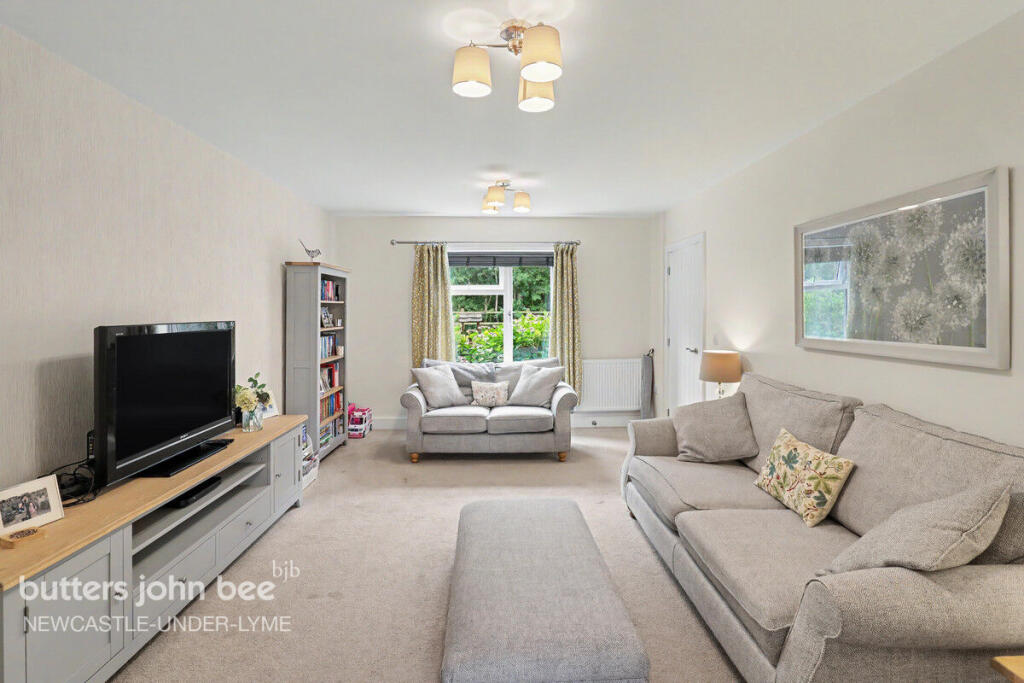 House in Stoke-on-Trent - View 5