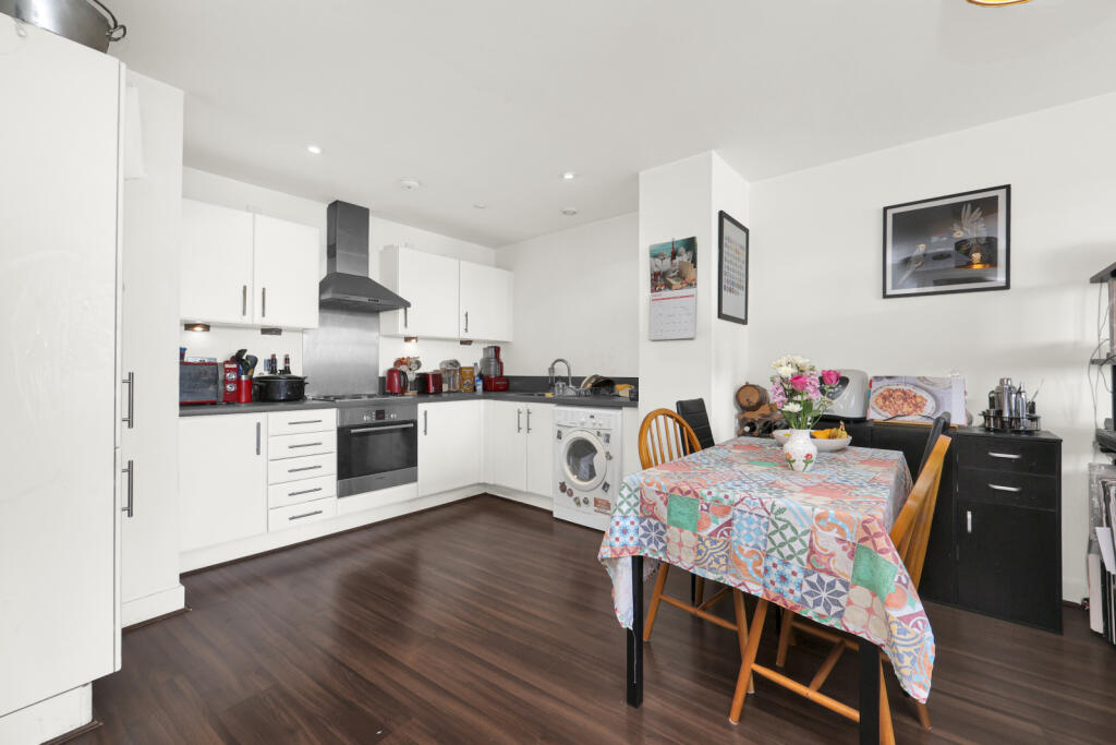 Apartment in London - View 5