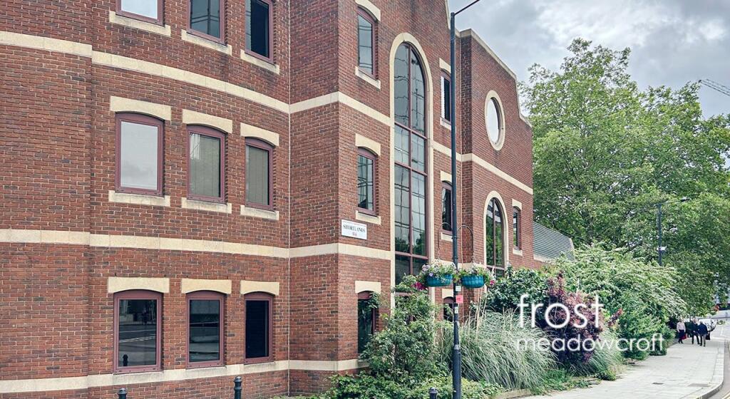 177 Hammersmith Road Hammersmith W6 office to let West London ext.jpg