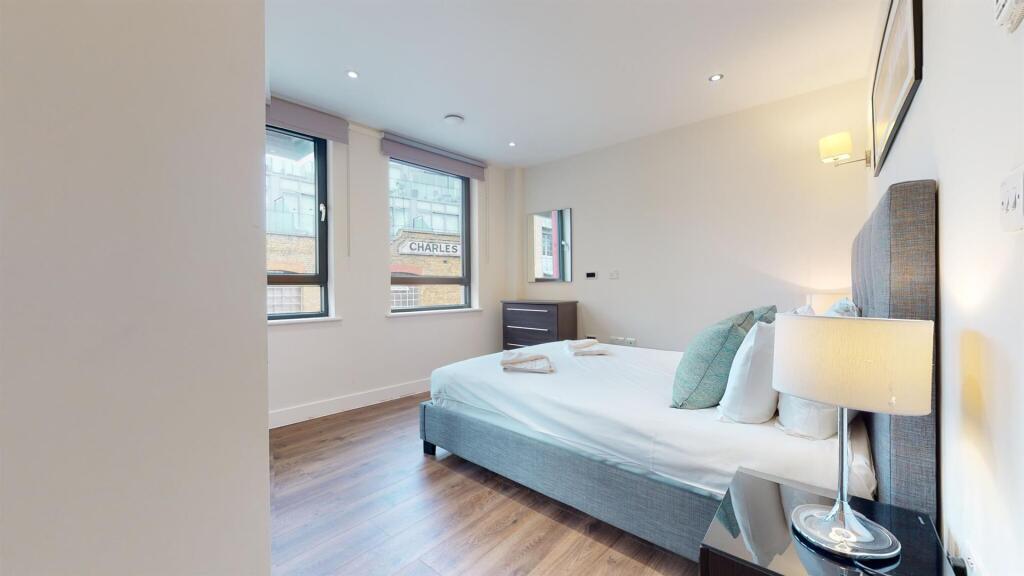 Apartment in London, East Smithfield, Whitechapel - View 3