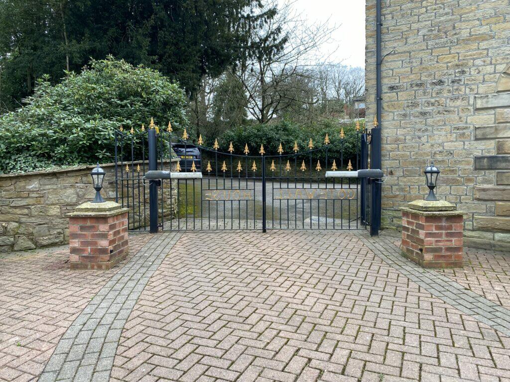 Sands Lane, Mirfield, WF14 8HJ photo 3