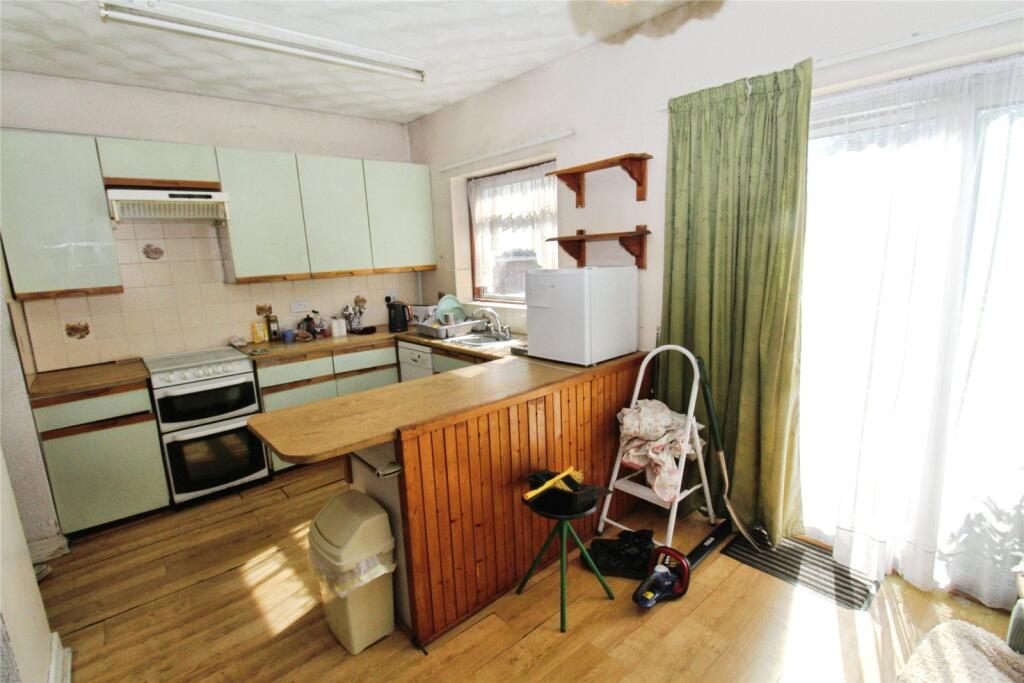 House in Southampton, Hampton Park - More