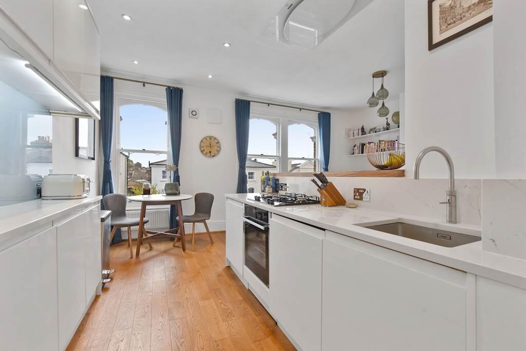 Apartment in London - View 2