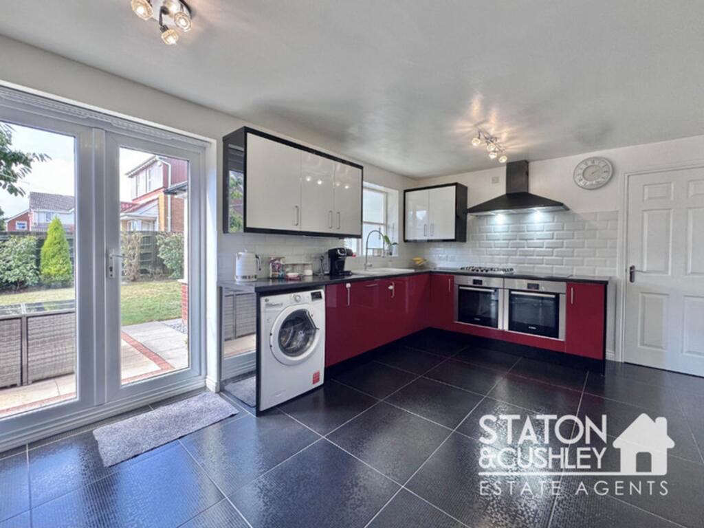House in Ashfield, Kirkby-in-Ashfield, Sutton-in-Ashfield - More