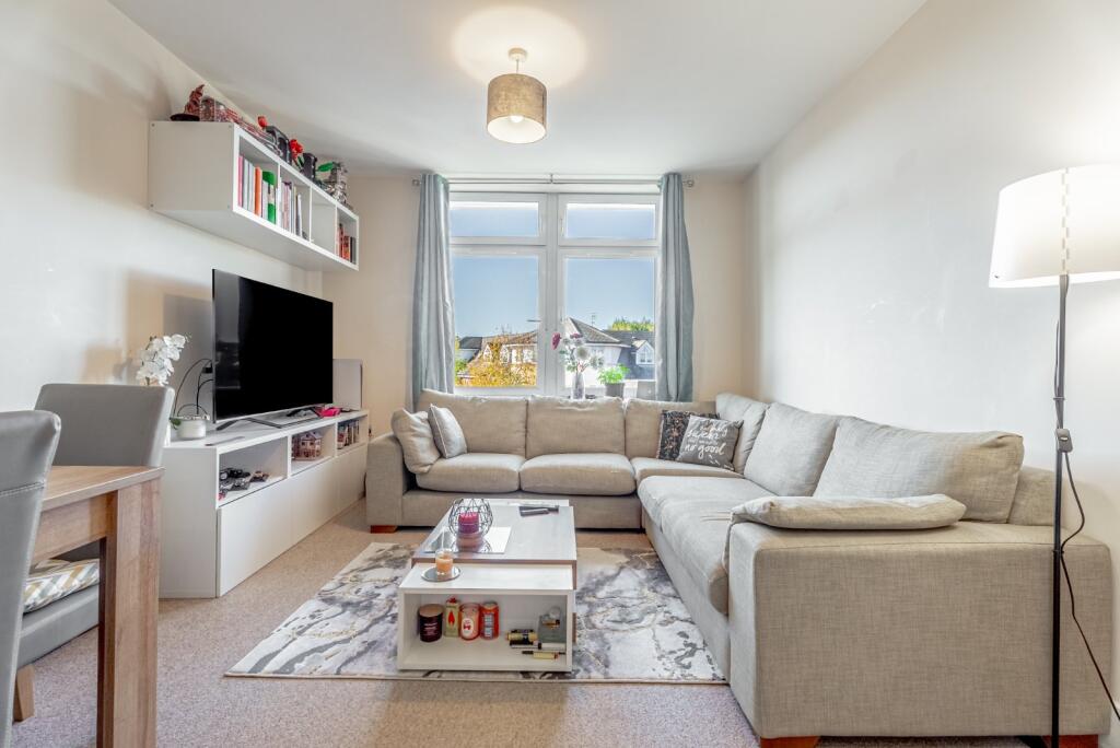Apartment in St Albans - View 3