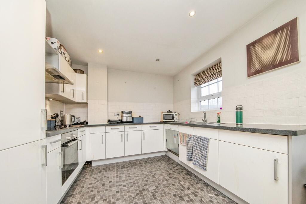 Apartment in Colchester - View 4