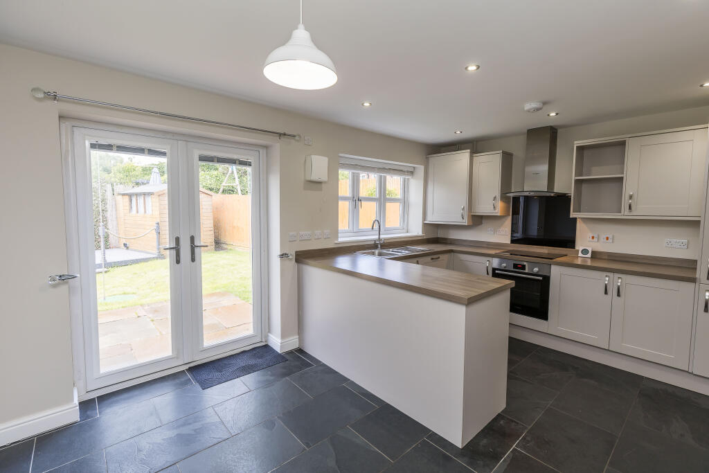 Yr Hendy, Wrexham, LL11 - View 2