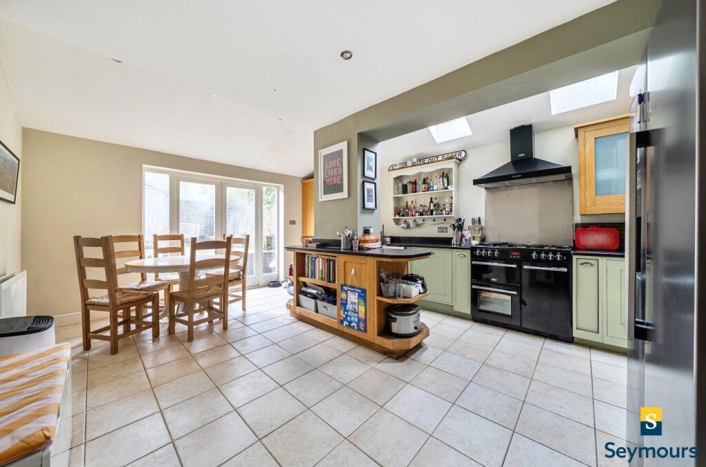 House in Guildford, Surrey - View 4