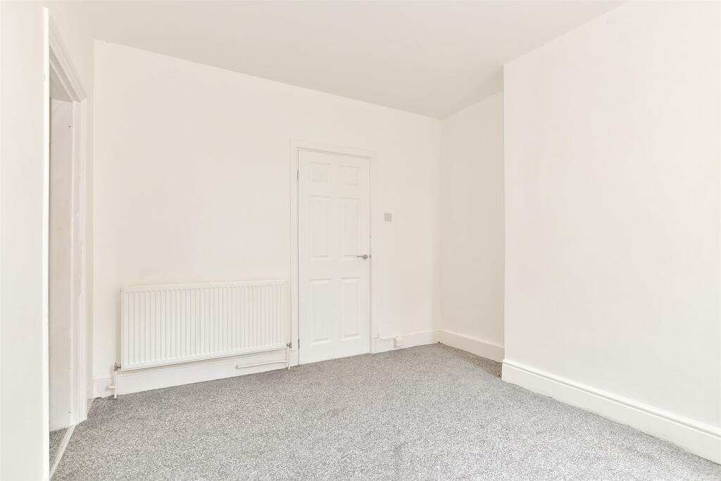 Alma Road, Sheerness, Kent photo 3