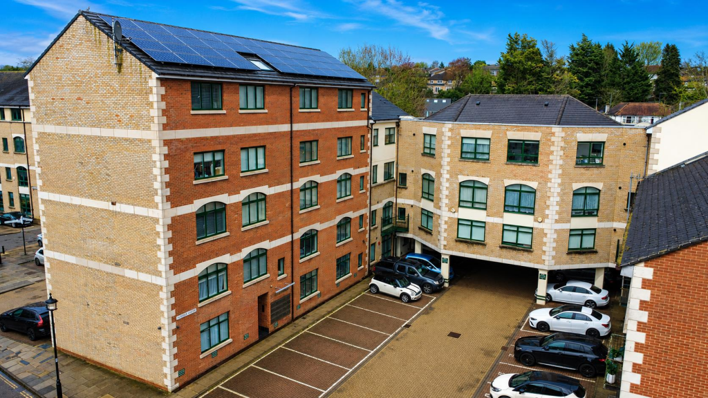 Main image of property: Clifton Court, Hemel Hempstead, HP3