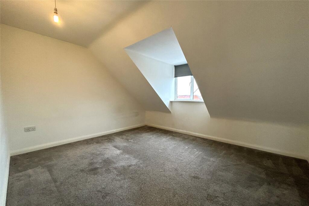 Apartment in Worcester - View 5