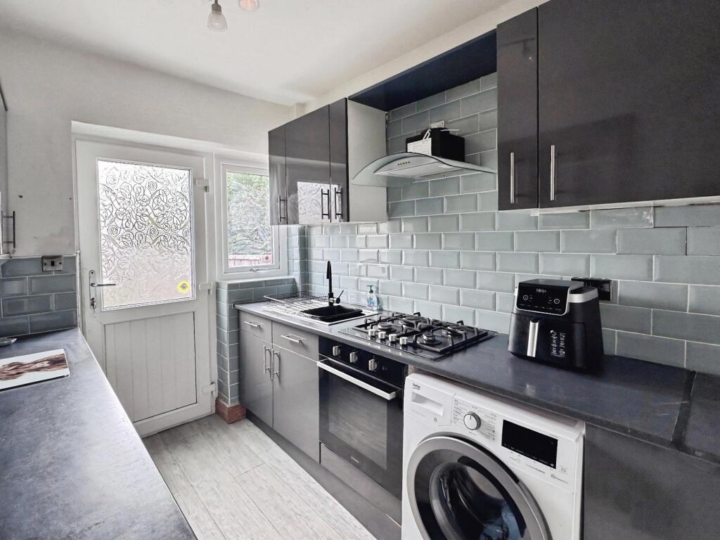 Valley Court, Liversedge, WF15 photo 3