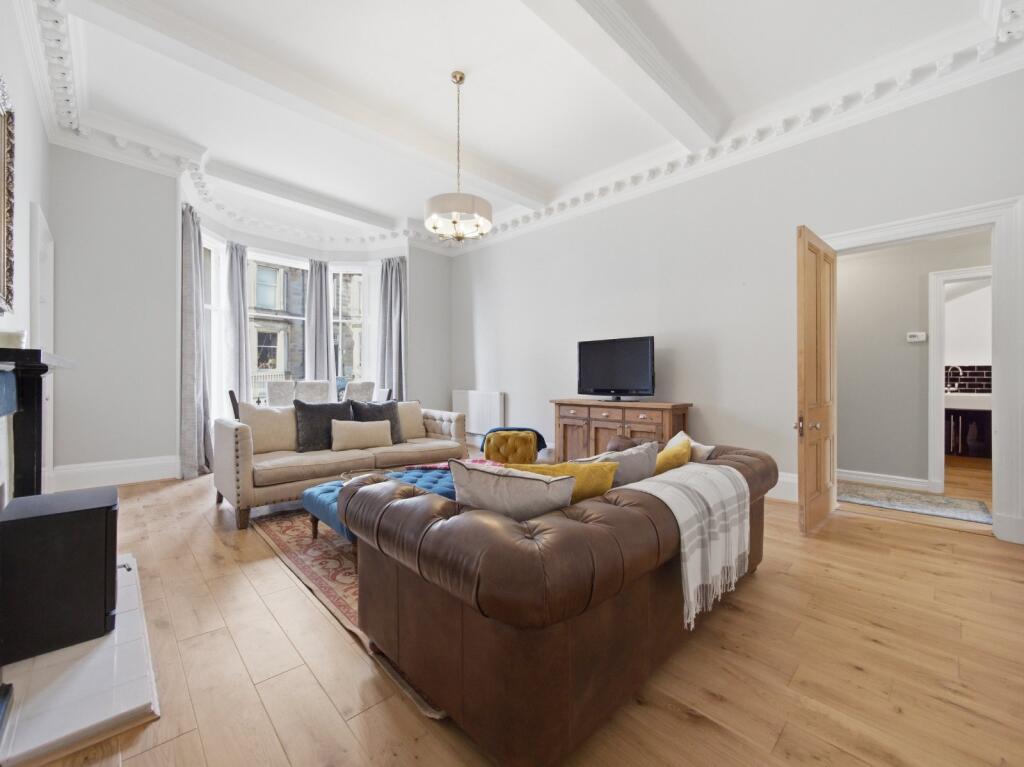 Main image of property: 4/1 Rosebery Crescent, Edinburgh, EH12