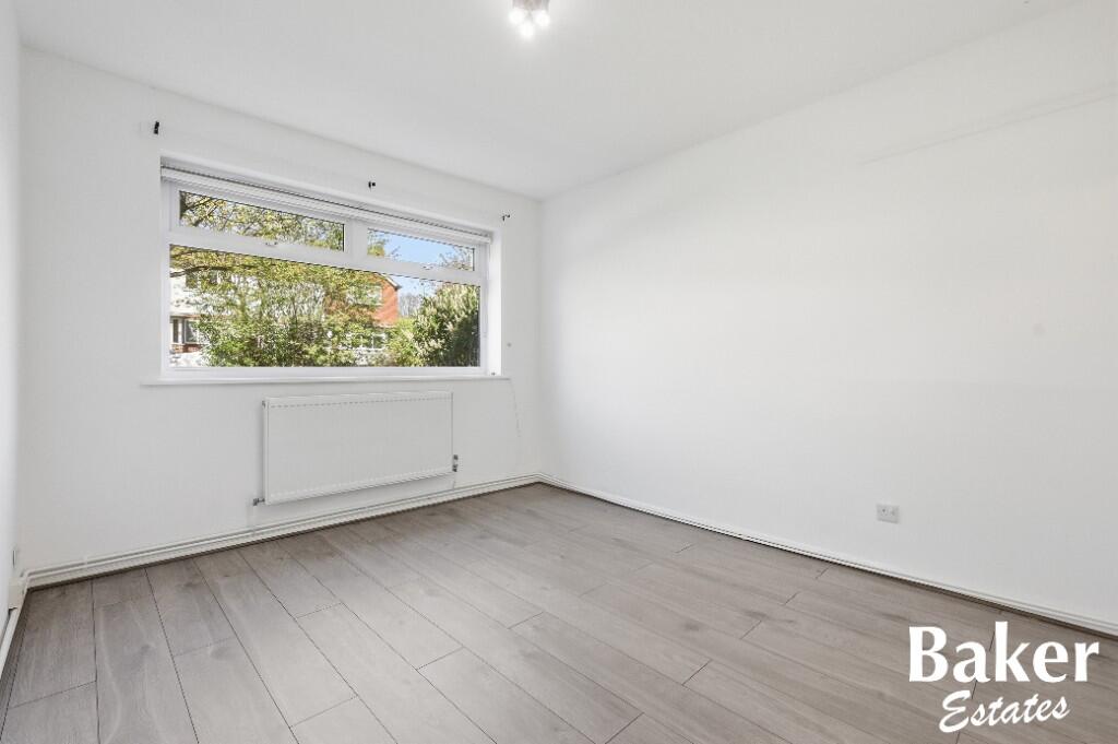 Apartment in Epping Forest, Grange Hill, Chigwell - More