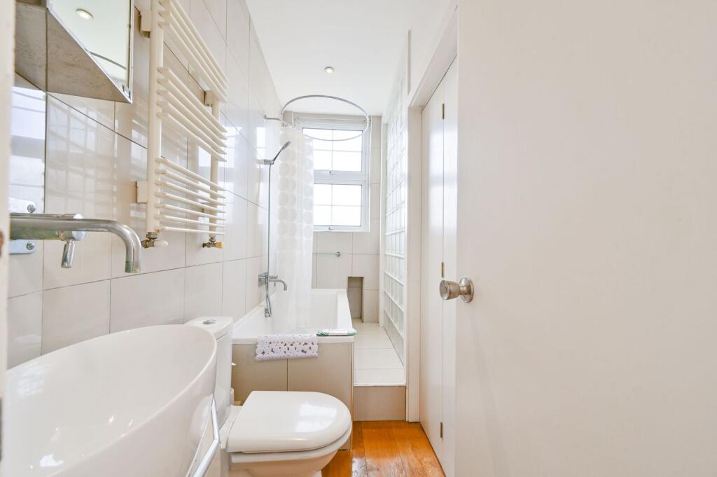 Apartment in London - View 5