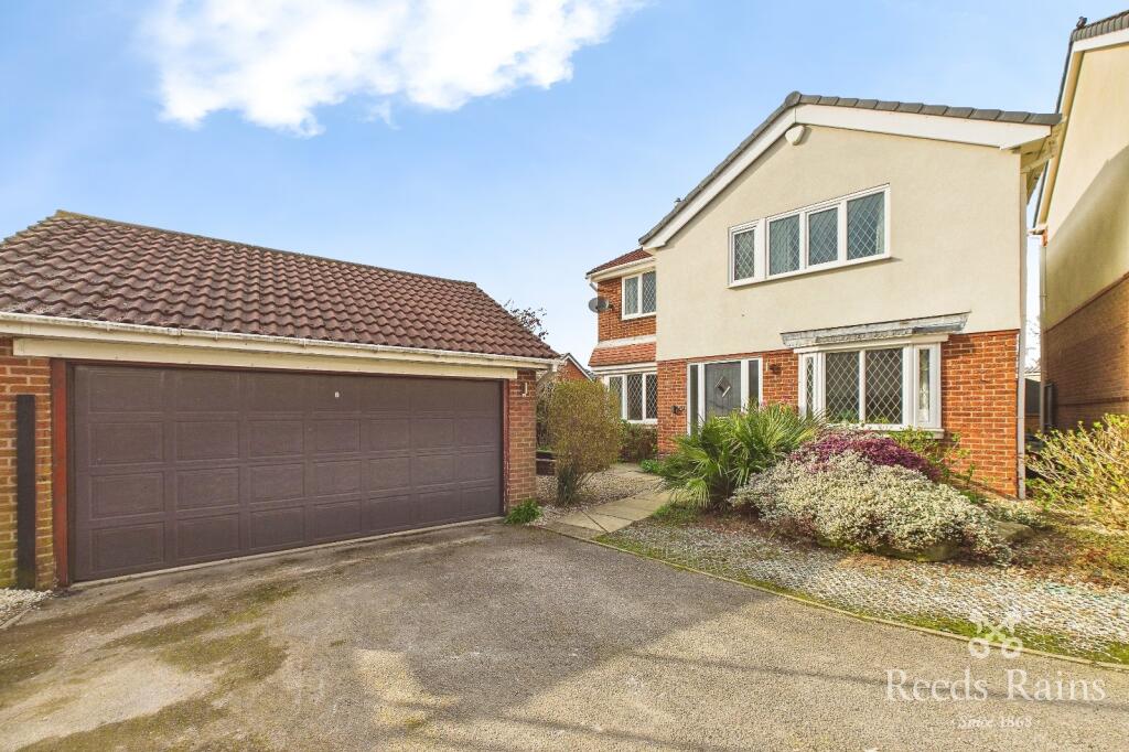 Main image of property: Oxford Walk, Gomersal, Cleckheaton, West Yorkshire, BD19