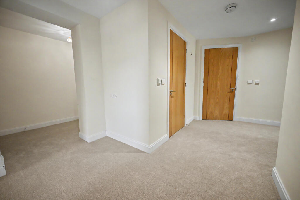 Apartment in Wolverhampton, West Midlands - More
