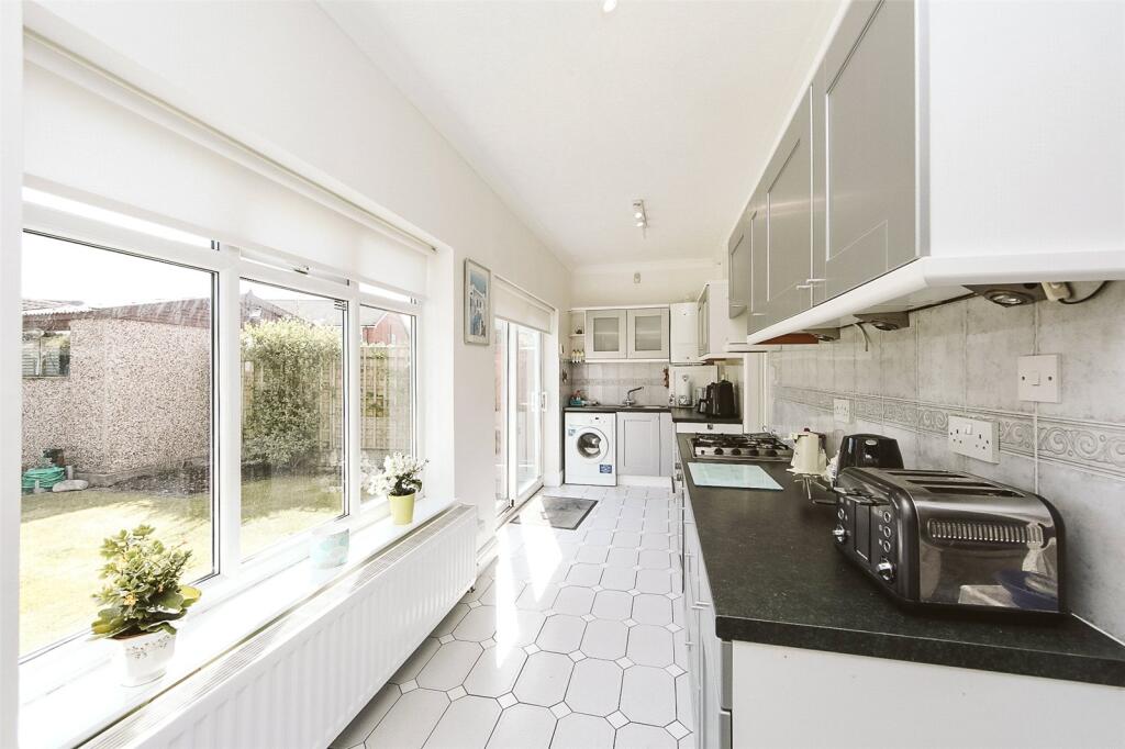Leamington Road, Ainsdale, Merseyside, PR8 photo 3