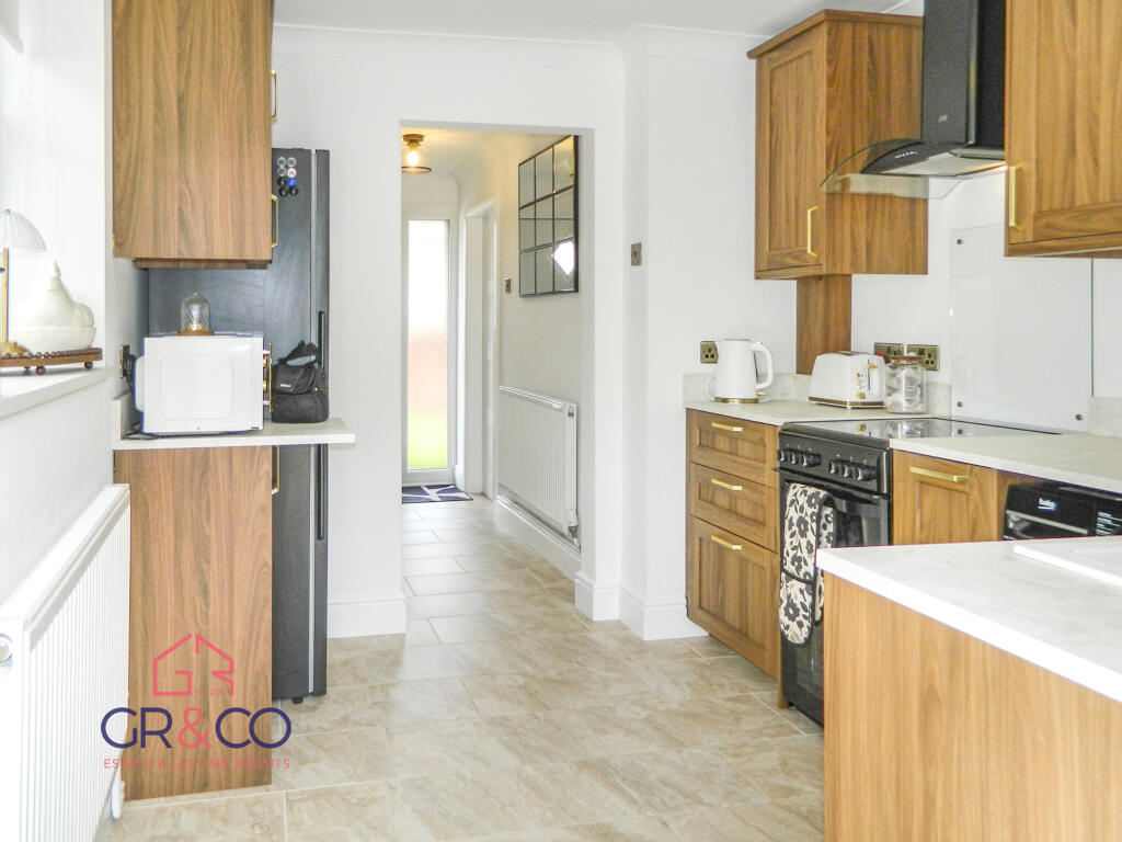 House in Newport - View 5