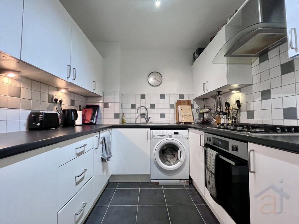 Apartment in Preston - More