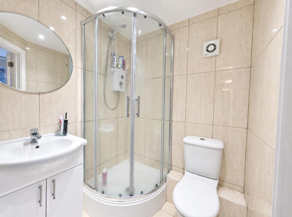 Apartment in Northampton - More