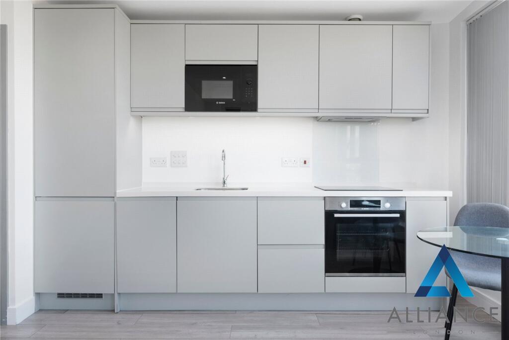 Apartment in Chelmsford - View 5