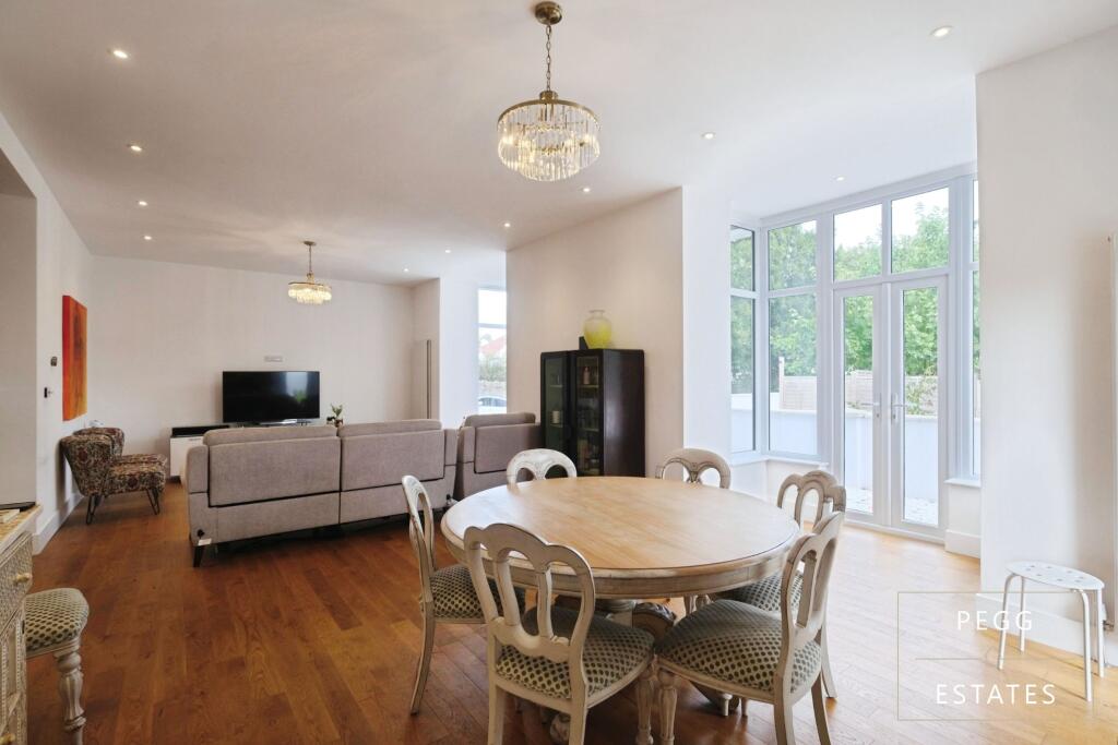 House in Torquay, Torbay - View 4