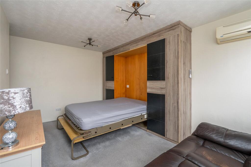 Apartment in Portsmouth - View 5