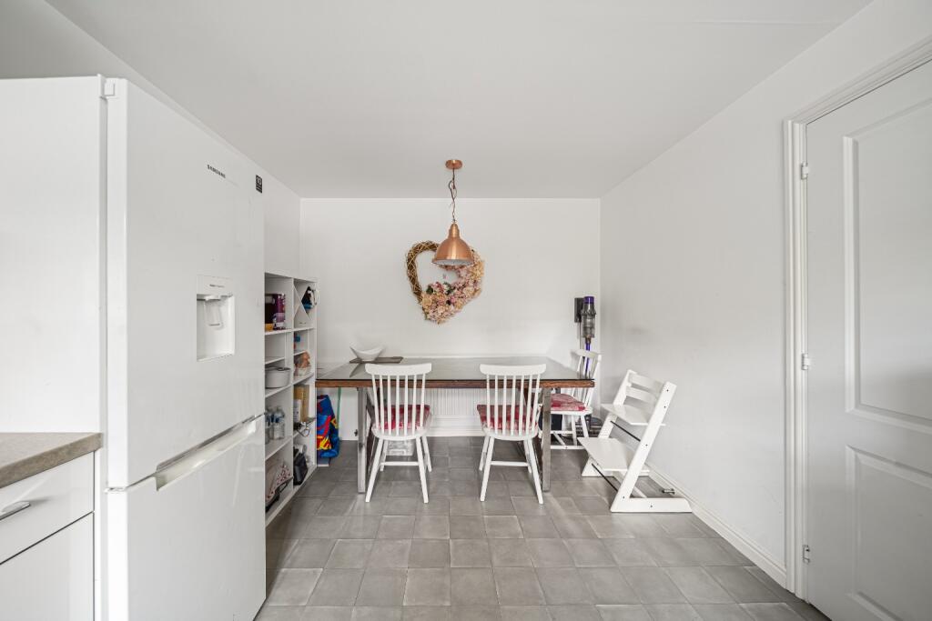 House in Dartford, Castle Hill, Ebbsfleet Valley - View 4