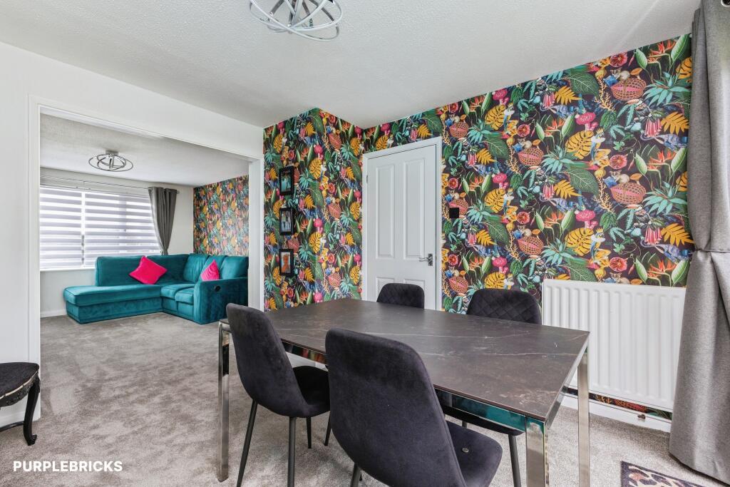 House in Torquay, Torbay - More