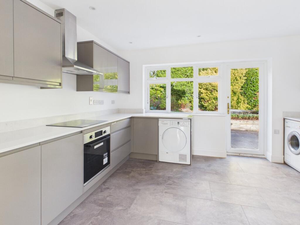 House in Slough - View 5