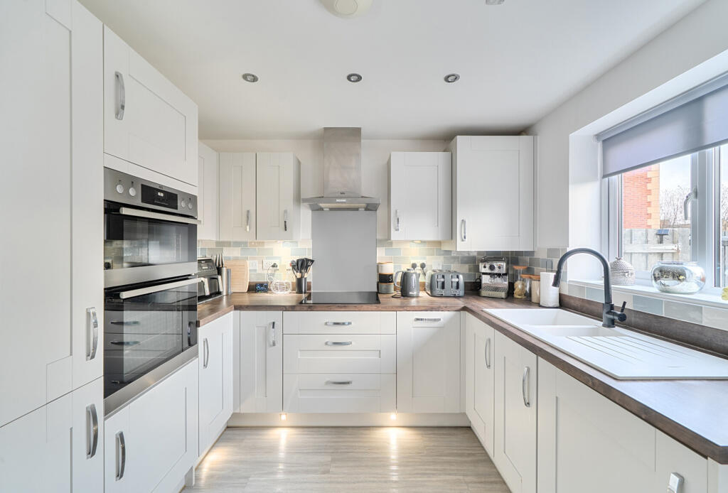 House in Midsomer Norton, Bath and North East Somerset - View 5