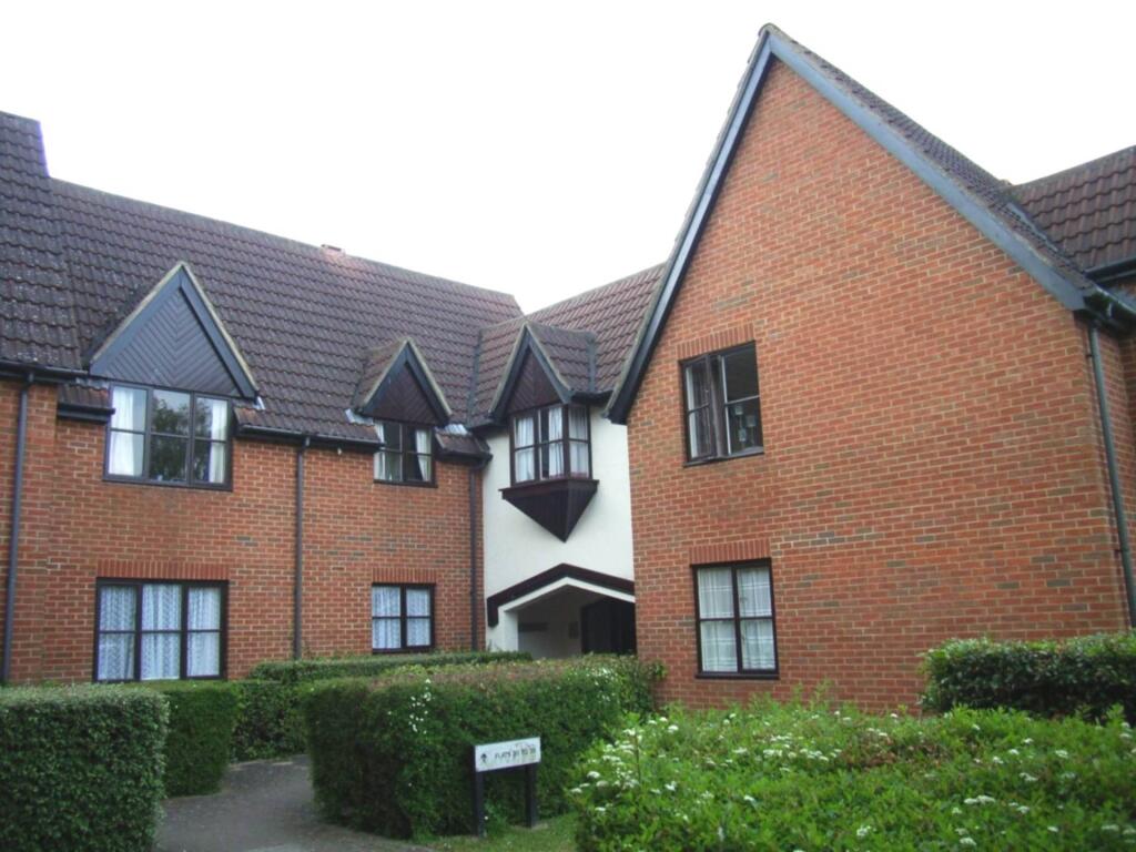 Apartment in Reading - View 2