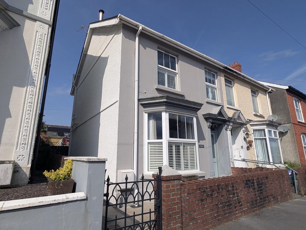 3-bed semi-detached on Thomas Street, Llandeilo, Carmarthenshire., £245,000