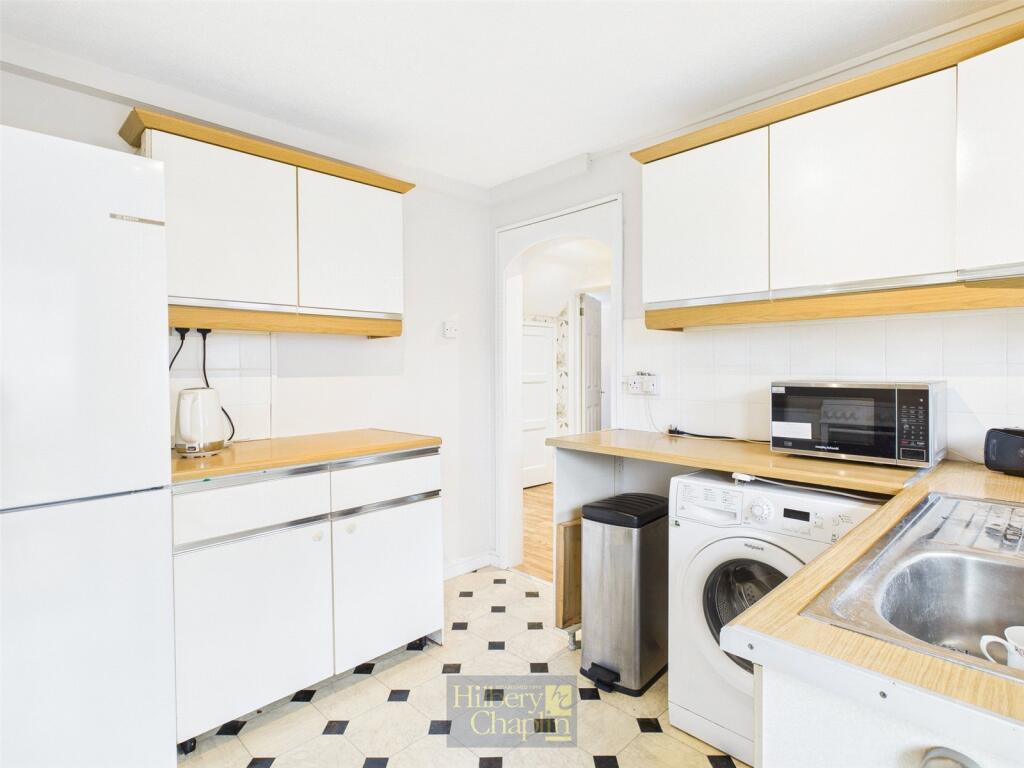 Hawthorn Avenue, Brentwood, Essex, CM13 photo 4